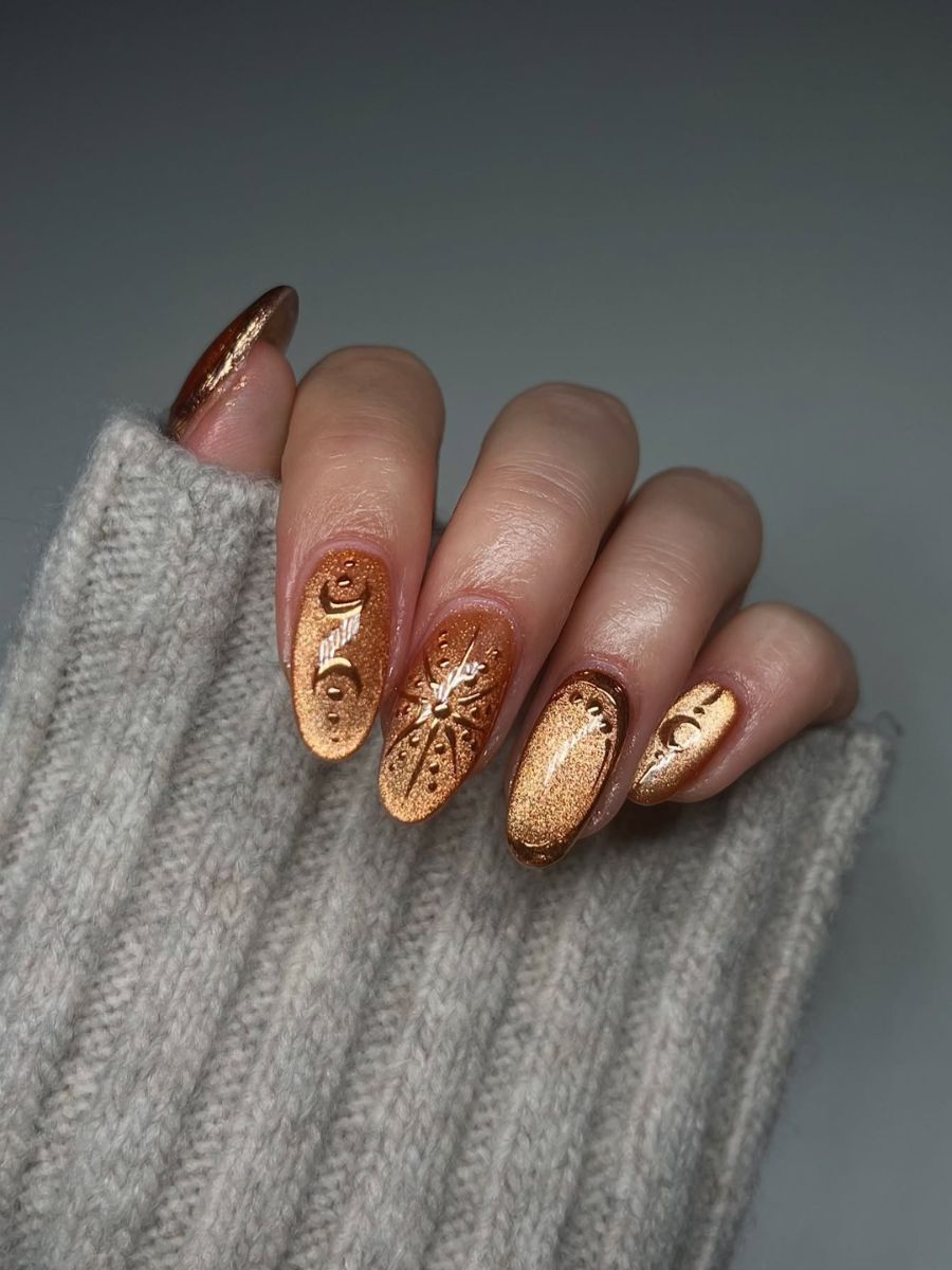 These 10 Cat Eye Nails Are Legit Winners