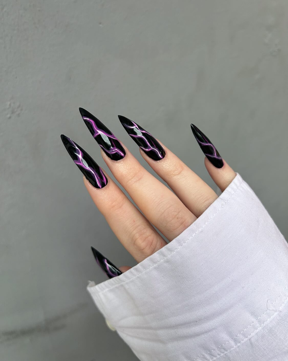 n.a.i.l.s.i.a.f.o.t.i.a.d.o.u