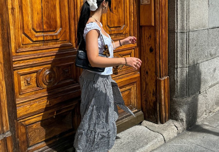 These Are The Prettiest Long Skirt Outfits To Try